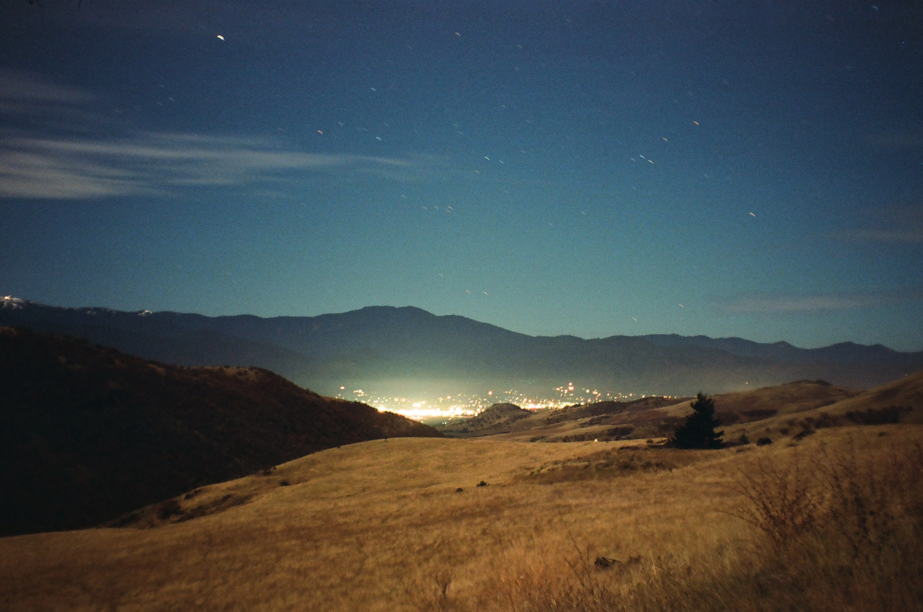 A photo of the rogue valley at night